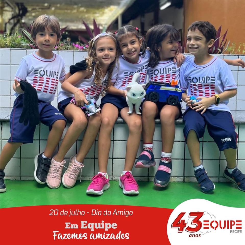 20 de julho - Dia do Amigo. Interação. Conexão humana. Aprendizado. Em Equipe, fazemos amizades.